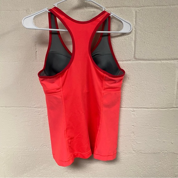Nike Dri-Fit Women’s Workout Tank Top - Picture 2 of 9